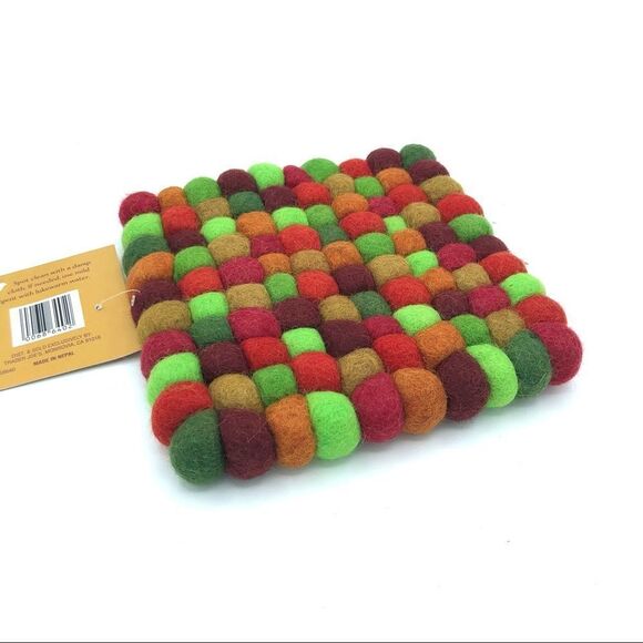 Trader Joe’s Wool Pom Pom Trivet NWT 6” - Picture 5 of 6